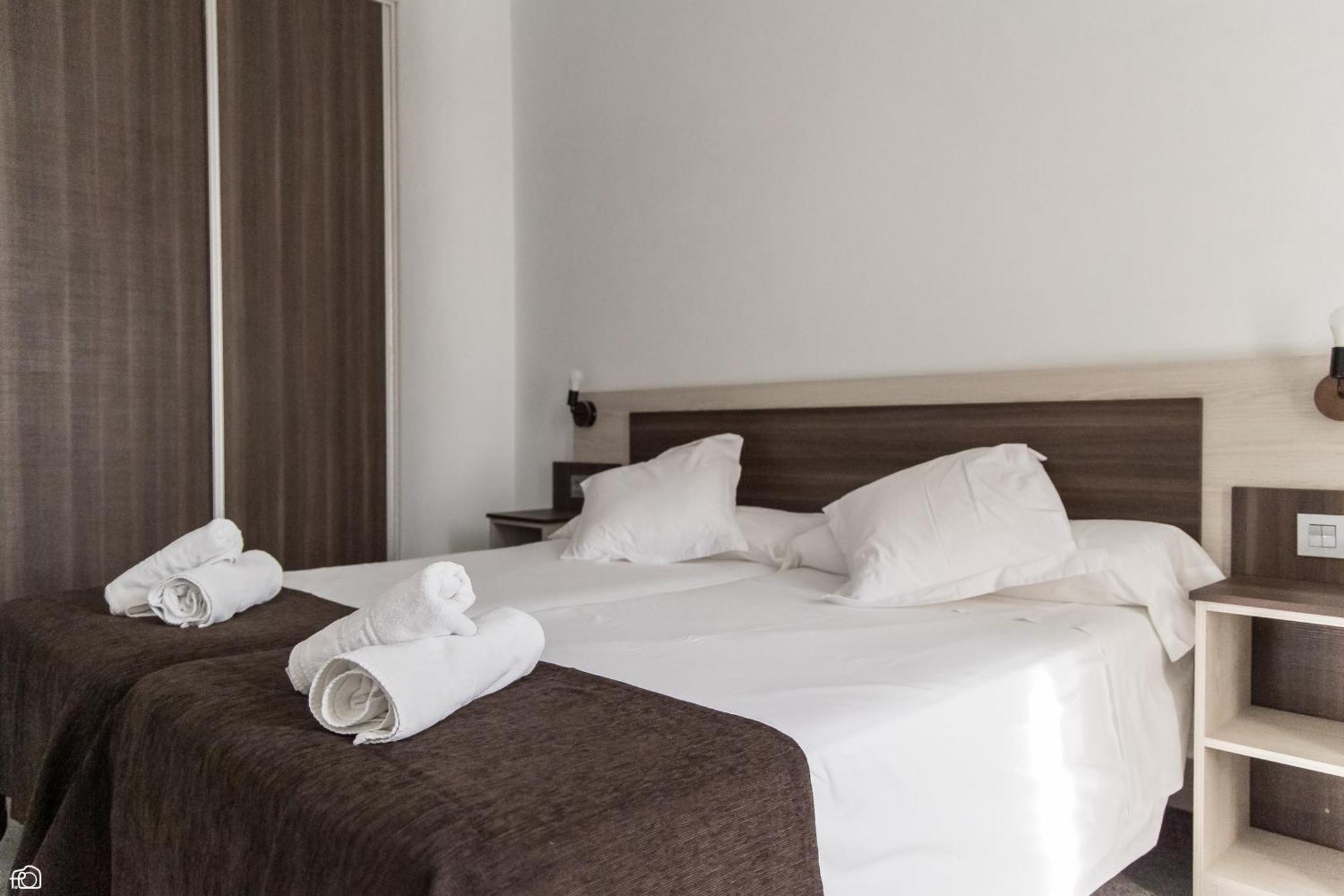 Meson Hostal La Cabana Medellin Bagian luar foto